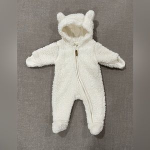 H&M premie faux fur footie